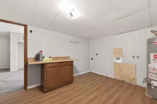 610 E Houston St, Highlands, TX 77562 - Photo 25