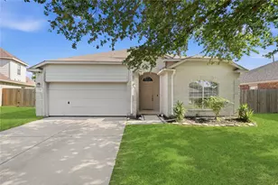1707 N N Highlands Crossing Crossing, Highlands, TX 77562 - Photo 1