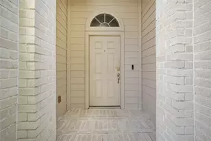 1707 N Highlands Crossing, Highlands, TX 77562 - Photo 5