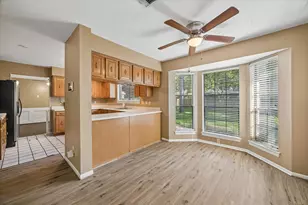 2710 Golden Leaf Dr, Houston, TX 77339 - Photo 11