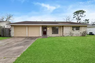 2414 Bayou Dr, League City, TX 77573 - Photo 1