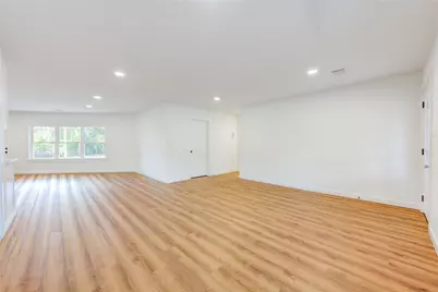 713 S Holland Street, Bellville, TX 77418 - Photo 15