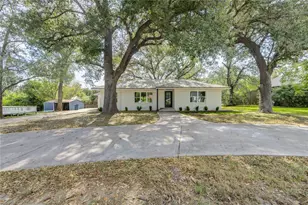 713 S Holland St, Bellville, TX 77418 - Photo 1