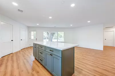 713 S Holland Street, Bellville, TX 77418 - Photo 9