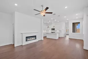 10102 Sonoran Vly Ct, Iowa Colony, TX 77583 - Photo 3
