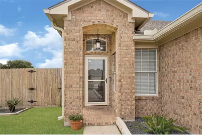 174 Horn Court, Baytown, TX 77523 - Photo 3