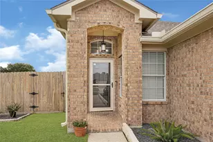 174 Horn Ct, Baytown, TX 77523 - Photo 3