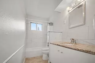 5726 Ettrick Dr, Houston, TX 77035 - Photo 9