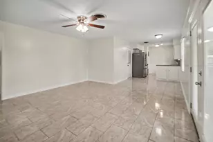 5726 Ettrick Dr, Houston, TX 77035 - Photo 3