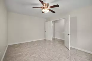 5726 Ettrick Dr, Houston, TX 77035 - Photo 7