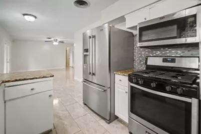 5726 Ettrick Drive, Houston, TX 77035 - Photo 5