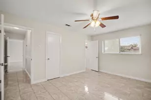 5726 Ettrick Dr, Houston, TX 77035 - Photo 11
