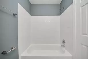 16607 Barcelona Dr, Friendswood, TX 77546 - Photo 13