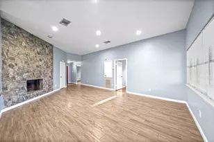 11059 Landsbury Cir, Houston, TX 77099 - Photo 11