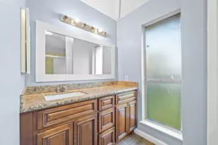 11059 Landsbury Cir, Houston, TX 77099 - Photo 19