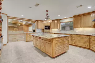 309 Westminster Dr, Houston, TX 77024 - Photo 13