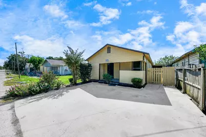 3804 Lila Street, Houston, TX 77026 - Photo 1