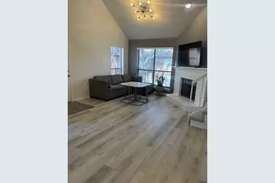 3130 Walnut Bend Ln Lane #424, Houston, TX 77042 - Photo 3