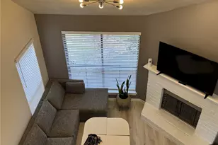 3130 Walnut Bend Ln Ln, Houston, TX 77042 - Photo 3