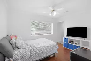 1950 Augusta Dr, Houston, TX 77057 - Photo 9