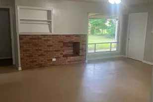 911 Roberts St, El Campo, TX 77437 - Photo 5