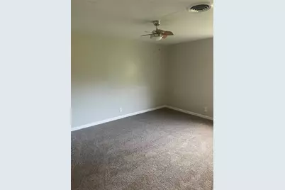 911 Roberts Street, El Campo, TX 77437 - Photo 7