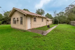 700 Gray St, Huntsville, TX 77320 - Photo 19