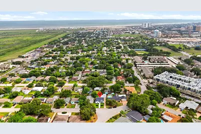 121 Tarpon Avenue, Galveston, TX 77550 - Photo 21