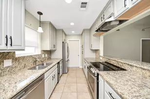 1104 N Heron Dr, Seabrook, TX 77586 - Photo 7