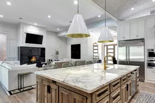 400 Hillcrest Dr, Richmond, TX 77469 - Photo 11