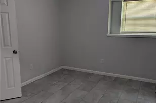 5737 Alvarado Dr, Houston, TX 77035 - Photo 13