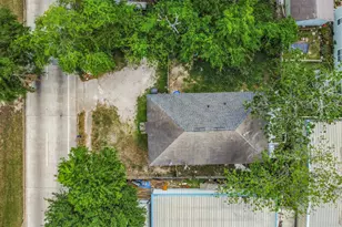 4817 Pinemont Dr, Houston, TX 77092 - Photo 5