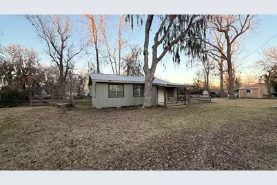 201 Hackberry Lane, Livingston, TX 77351 - Photo 3