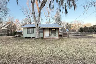 201 Hackberry Ln, Livingston, TX 77351 - Photo 1