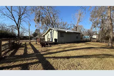 201 Hackberry Lane, Livingston, TX 77351 - Photo 23