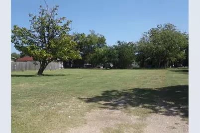 305 E Post Office Street, Weimar, TX 78962 - Photo 3