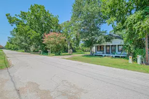 8911 Charity St, Needville, TX 77461 - Photo 13