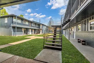4706 Yellowstone Blvd, Houston, TX 77021 - Photo 3