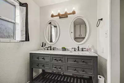 56 W Candlewood Street, Lake Jackson, TX 77566 - Photo 13