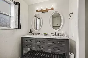 56 W Candlewood St, Lake Jackson, TX 77566 - Photo 13