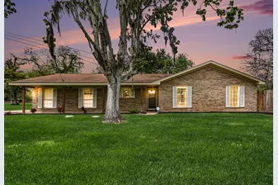 56 W Candlewood Street, Lake Jackson, TX 77566 - Photo 25