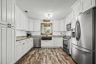 56 W Candlewood St, Lake Jackson, TX 77566 - Photo 9