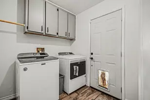 56 W Candlewood St, Lake Jackson, TX 77566 - Photo 17