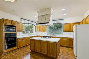 2 Windledge Pl, The Woodlands, TX 77381 - Photo 11