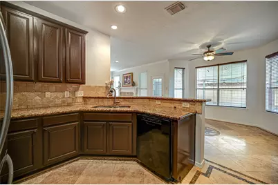 11906 Dinosaur Valley Drive, Sugar Land, TX 77498 - Photo 15