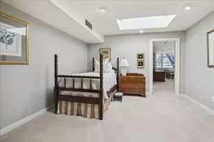 10 S Briar Hollow Ln, Houston, TX 77027 - Photo 19