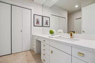 10 S Briar Hollow Ln, Houston, TX 77027 - Photo 29