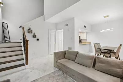 2601 Augusta Drive #14, Houston, TX 77057 - Photo 9