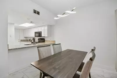 2601 Augusta Drive #14, Houston, TX 77057 - Photo 3