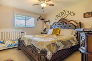 625 S Remington Dr, Angleton, TX 77515 - Photo 9
